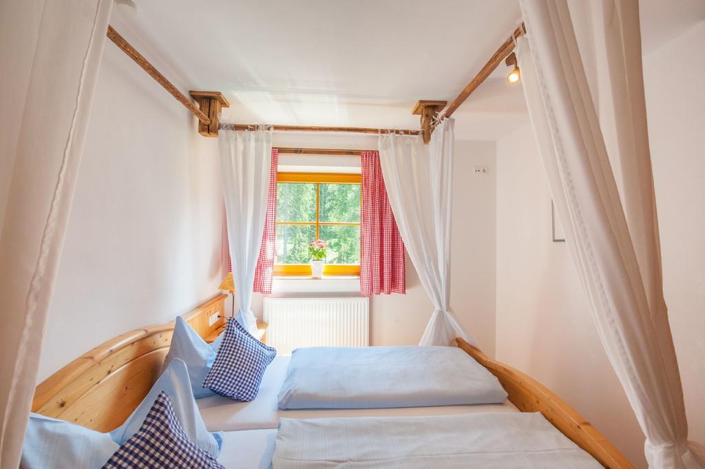 Zugspitzhotel Diana Thoerle Эрвальд Номер фото