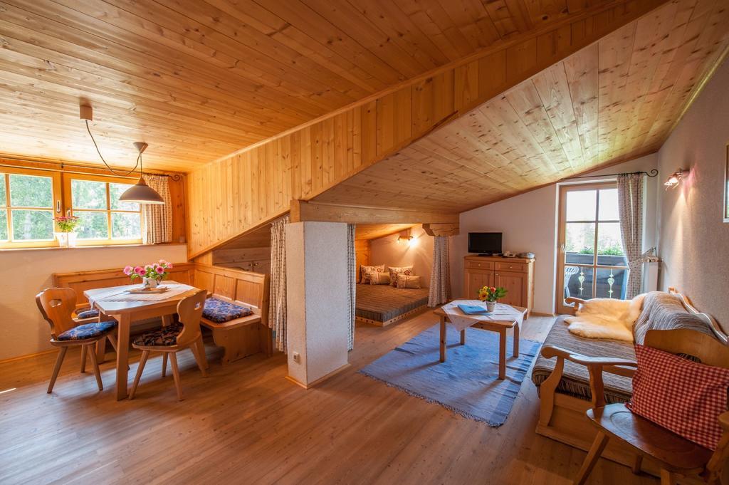 Zugspitzhotel Diana Thoerle Эрвальд Номер фото