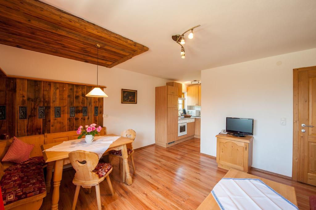 Zugspitzhotel Diana Thoerle Эрвальд Номер фото